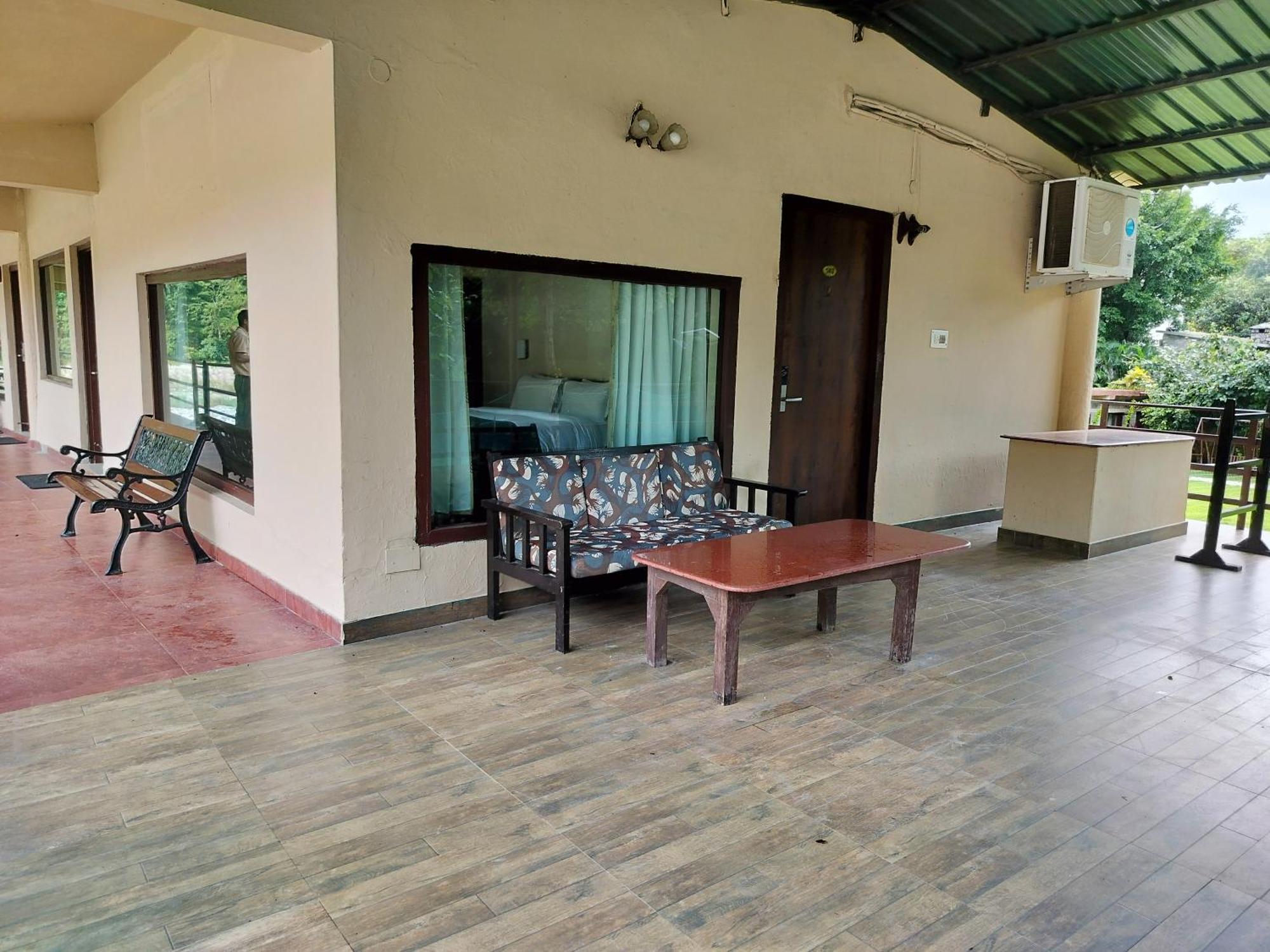Bel-La Monde Hotel "Riverside" - Jim Corbett Garjia Eksteriør bilde