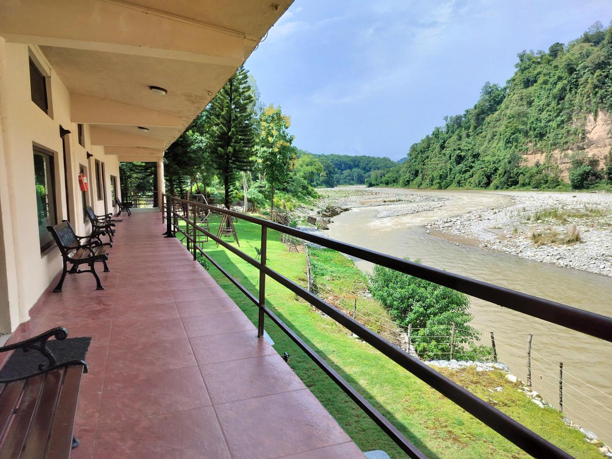 Bel-La Monde Hotel "Riverside" - Jim Corbett Garjia Eksteriør bilde