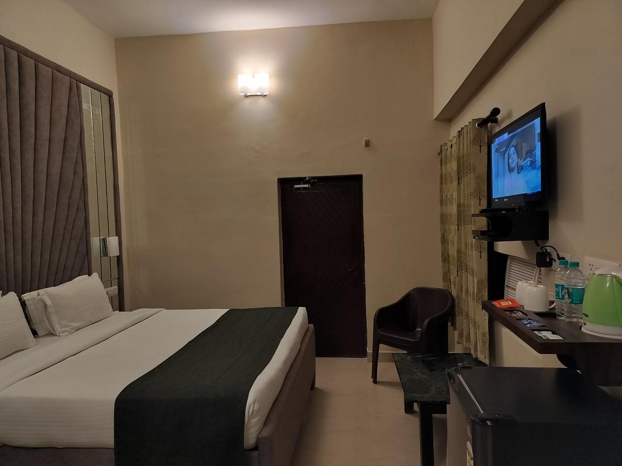 Bel-La Monde Hotel "Riverside" - Jim Corbett Garjia Eksteriør bilde